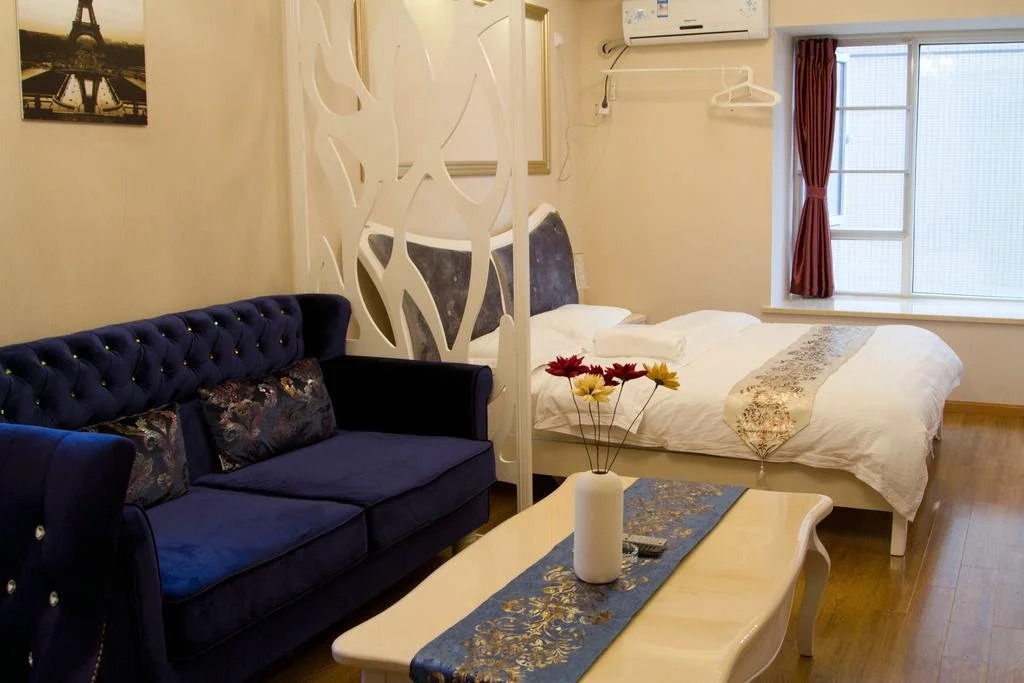 Chengdu City Theme Hotel