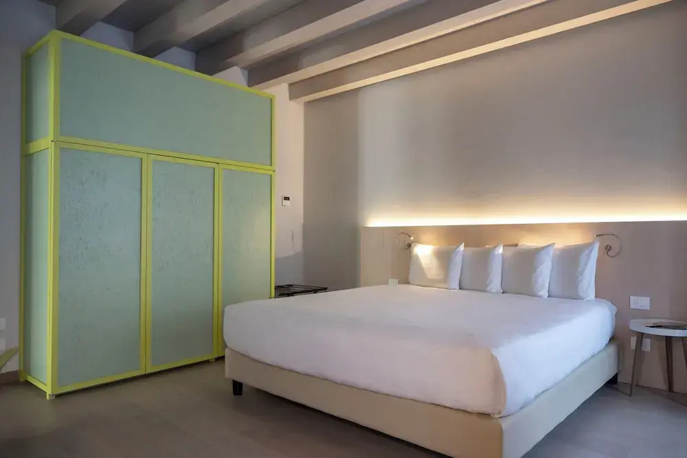 Savona 18 Suites