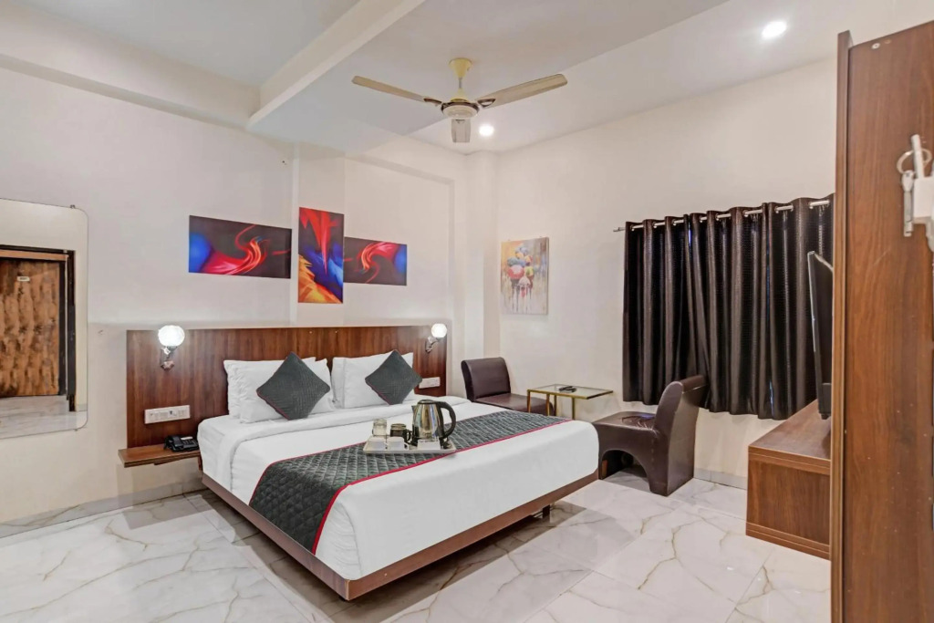 Super OYO Townhouse 931 Hotel Benchmark Vijay Nagar