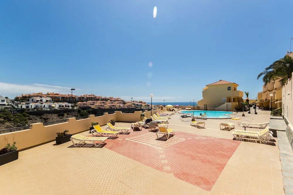 Pool Sun Apartment