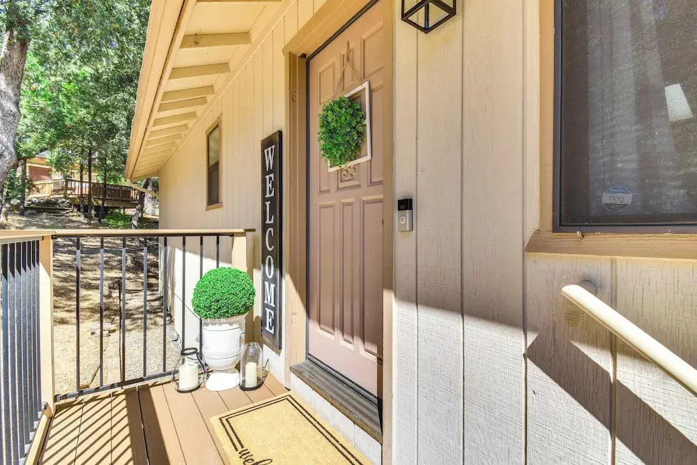 1 Mi to Pine Mountain Lake Marina: Yosemite Cabin!