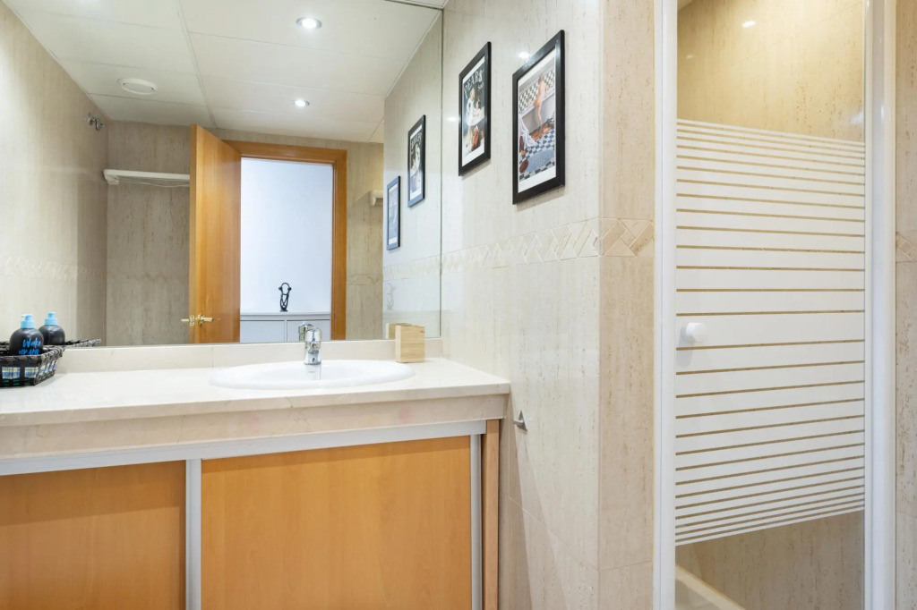 Home2Book Executive & Design Las Torres