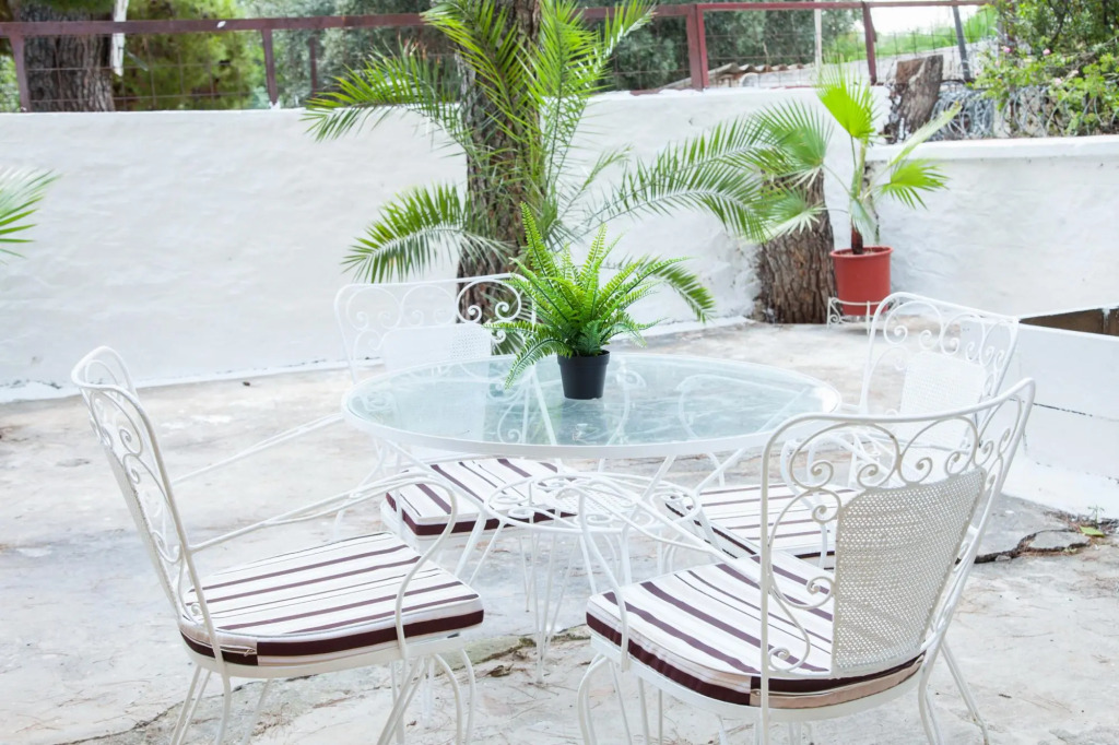 Sunny and Minimal apt in Glyfada With 3 Bdrm