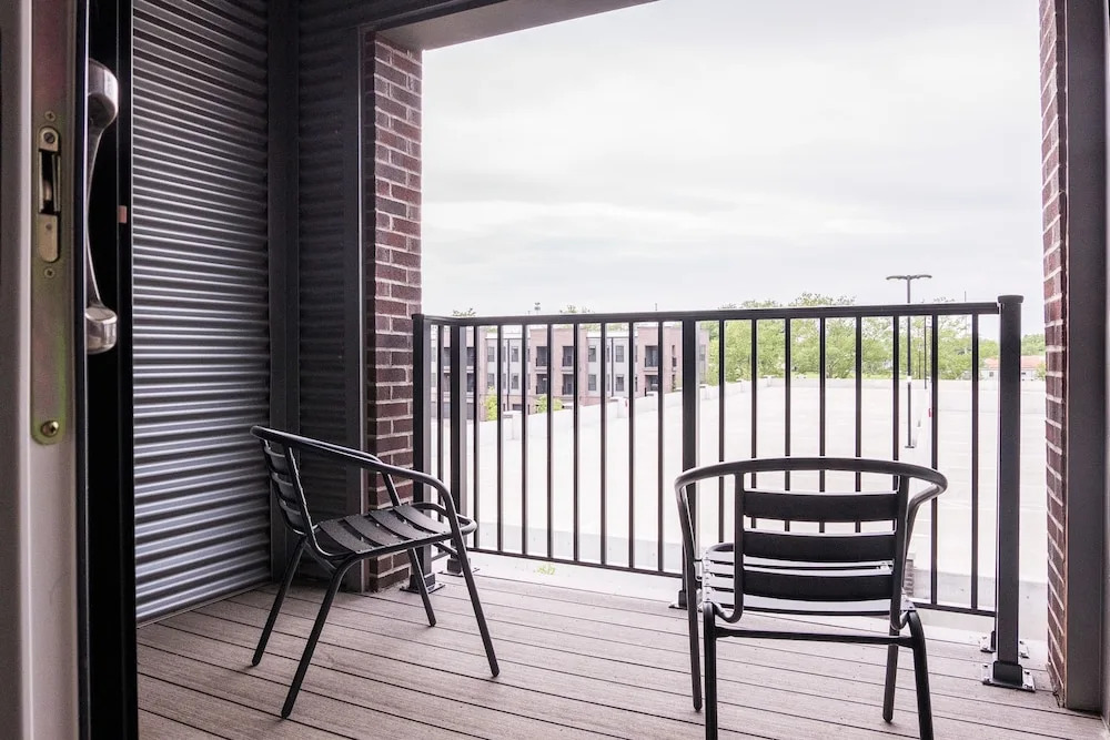 Urban Apartments with Parking Pool Balcony