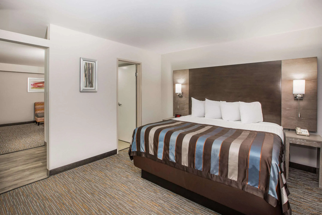 Wingate by Wyndham Louisville Airport Expo Center