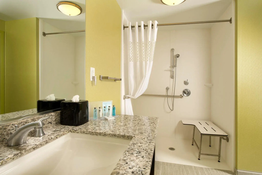 Hampton Inn & Suites - Buffalo Airport