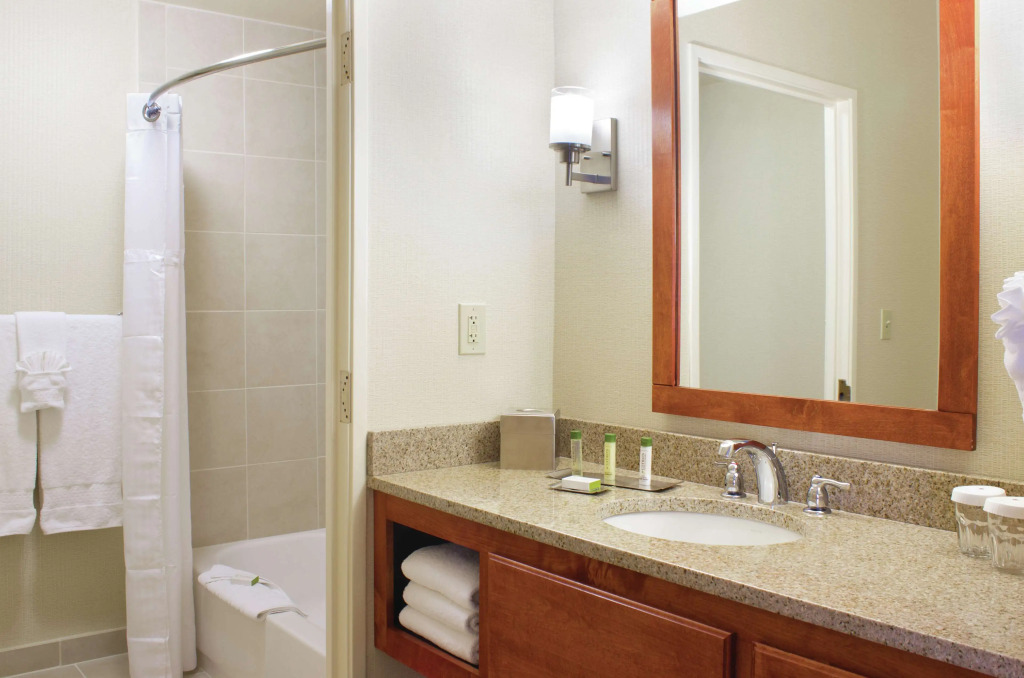 DoubleTree Suites by Hilton Mount Laurel
