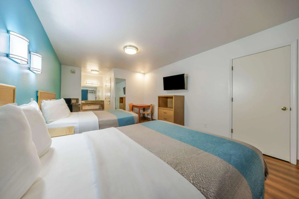 Motel 6-Canby, OR