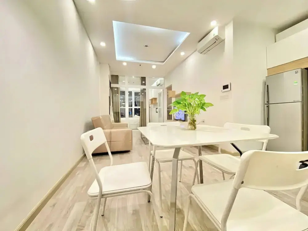 Modern Apartment - Garden Gate