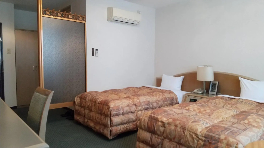 Leo Plaza Hotel