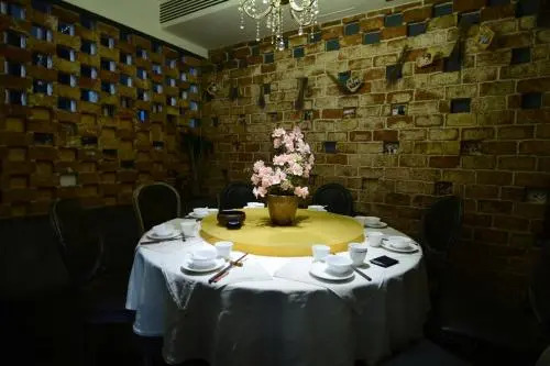 Tang's Hotel