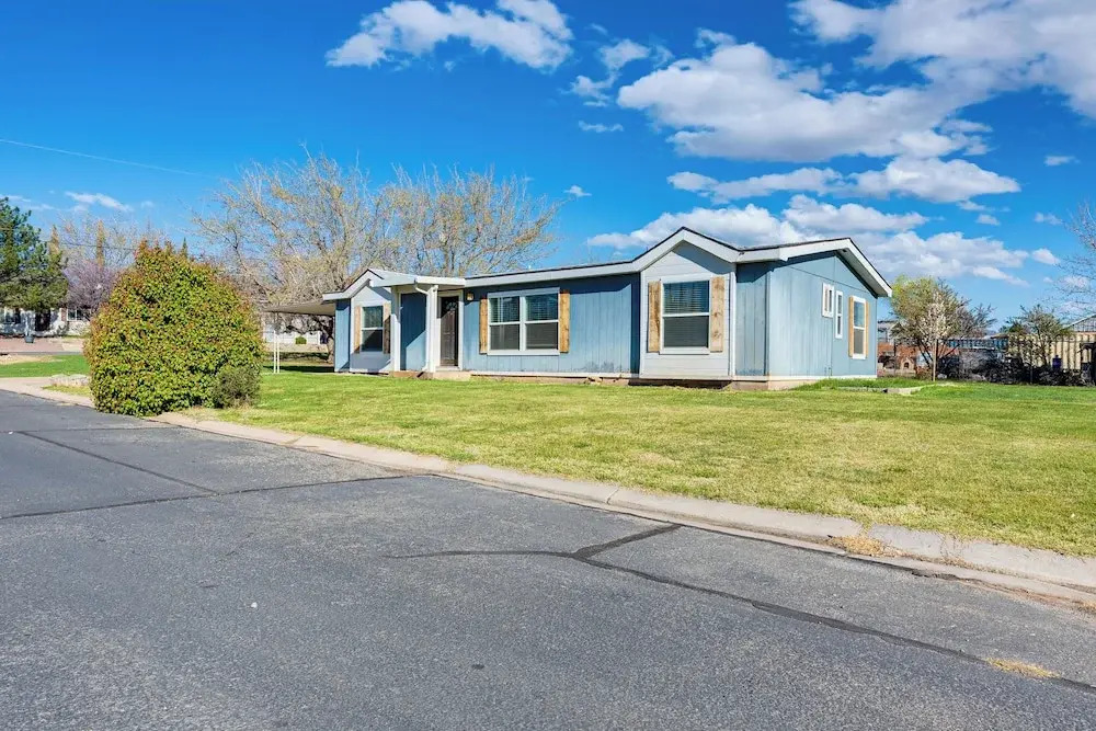La Verkin Home w/ Yard, Covered Patio & Grill