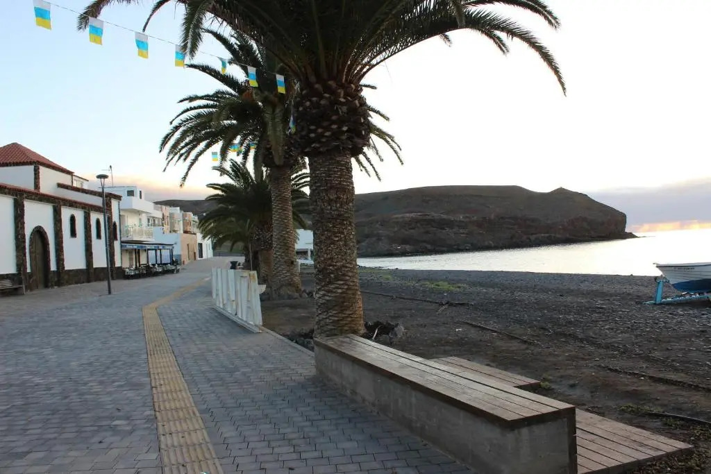 LA ORILLA BEACH HOUSE