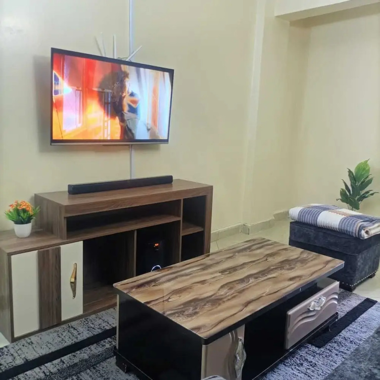 Lux Suites The Almond Apartments Ruaka