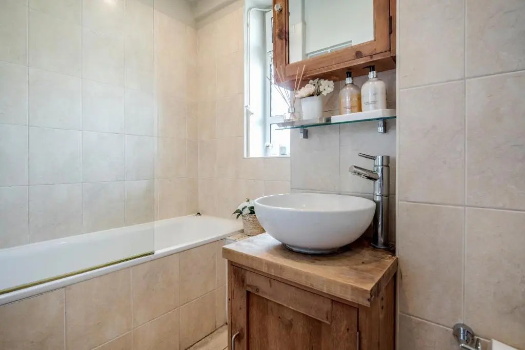 Perfect Location 2 Bed South Kensington Knightsbridge Chelsea with AC