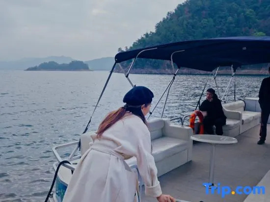 The villa of Thousand Island Lake