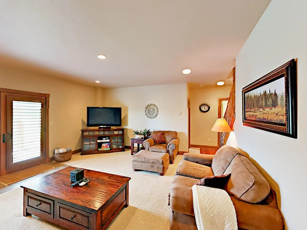 525 N Lupine Lane Home - 4 Br home by RedAwning