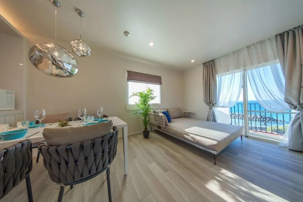Crystal Villa ikema