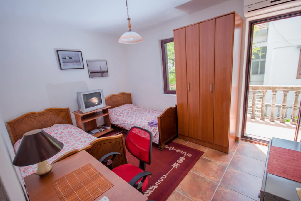 Apartment 5meters from Sea, Kotor