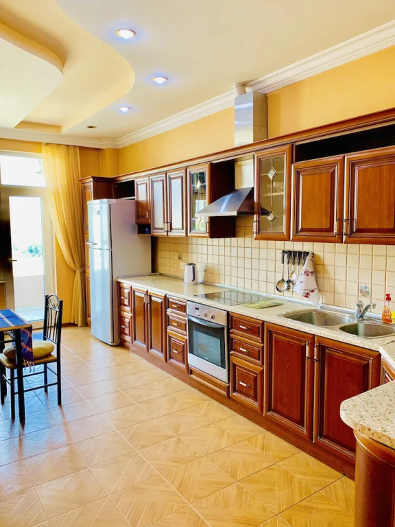 Cosy Apartment with 3BDR & 2 BTH