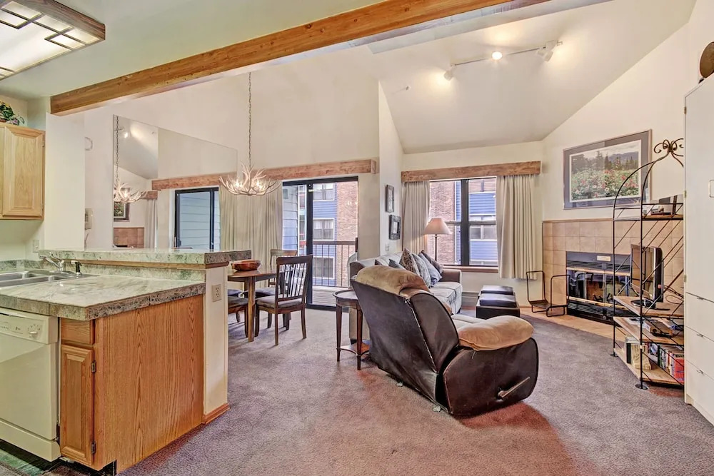 Downtown Breckinridge Studio With Master Loft Sleeps 4 1 Bedroom Condo by RedAwning