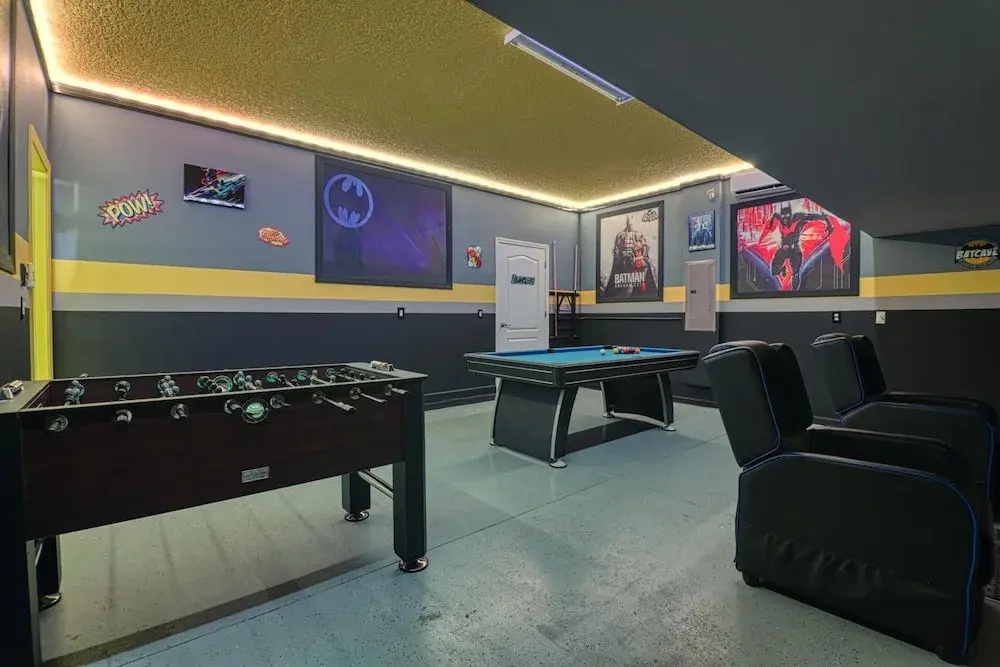Christopers 9-bedroom Vacation Home