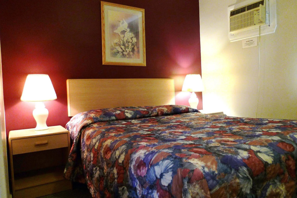 Boundary Motel