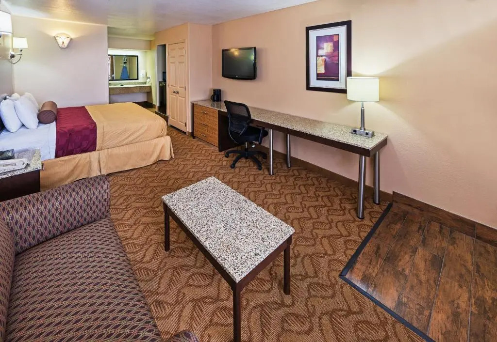 Texas Inn and Suites Raymondville
