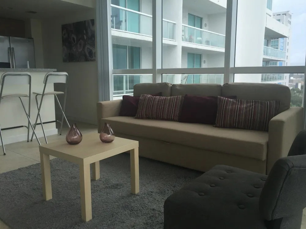 LYX Suites by the Miami River