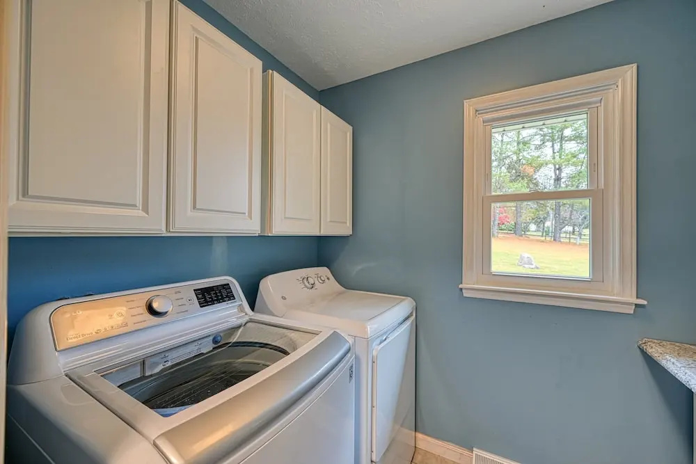 Yellow Fellow - Lake House With hot Tub, Waterfront Deck, Swimming Cove & Firepit