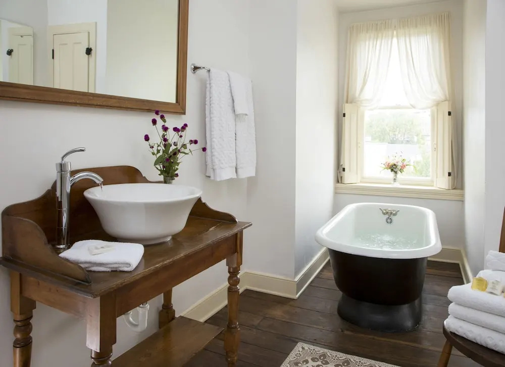 Rachaels Inner Harbor Boutique Inn