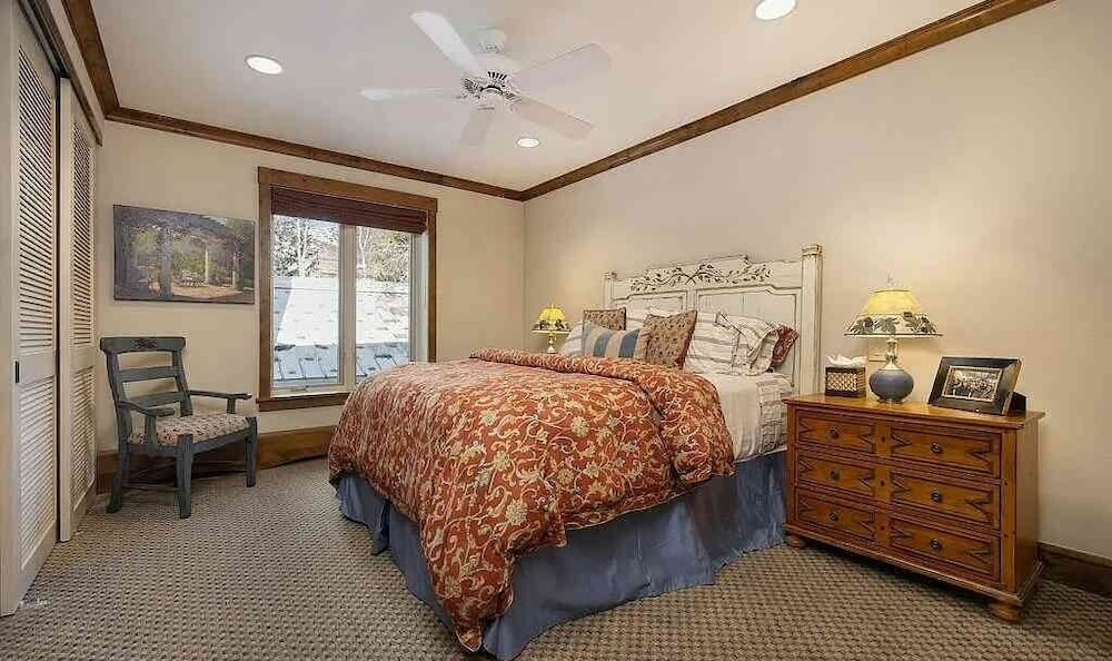 Treetops 4e 3 Bedroom Condo