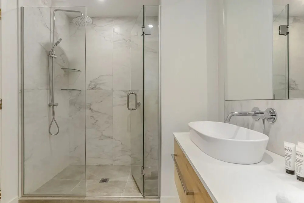 2 Bedrooms On Hobson Street With Carpark - By Urban Butler