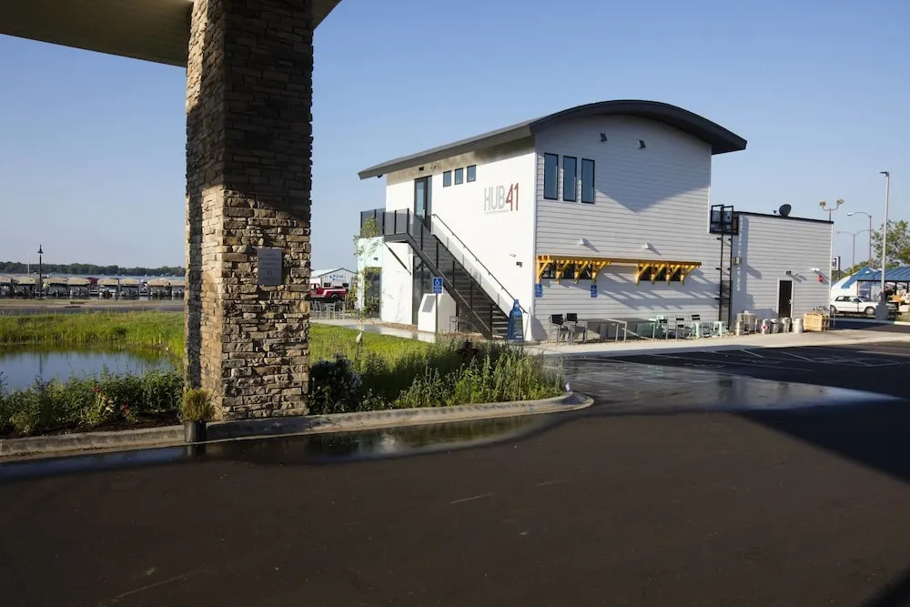Fairfield Inn & Suites by Marriott Detroit Lakes