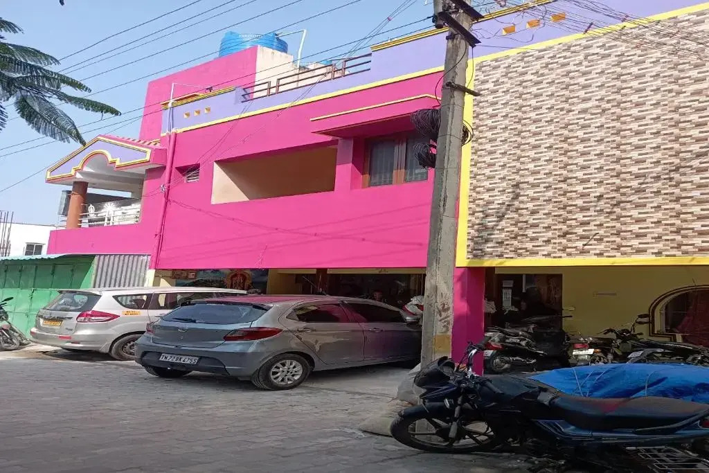 OYO 85568 Sunrise Residency