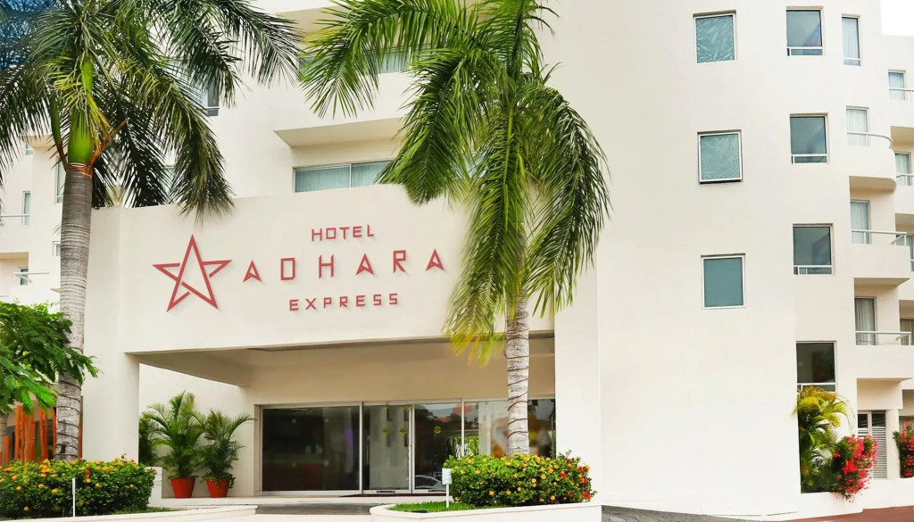Отель Adhara Express