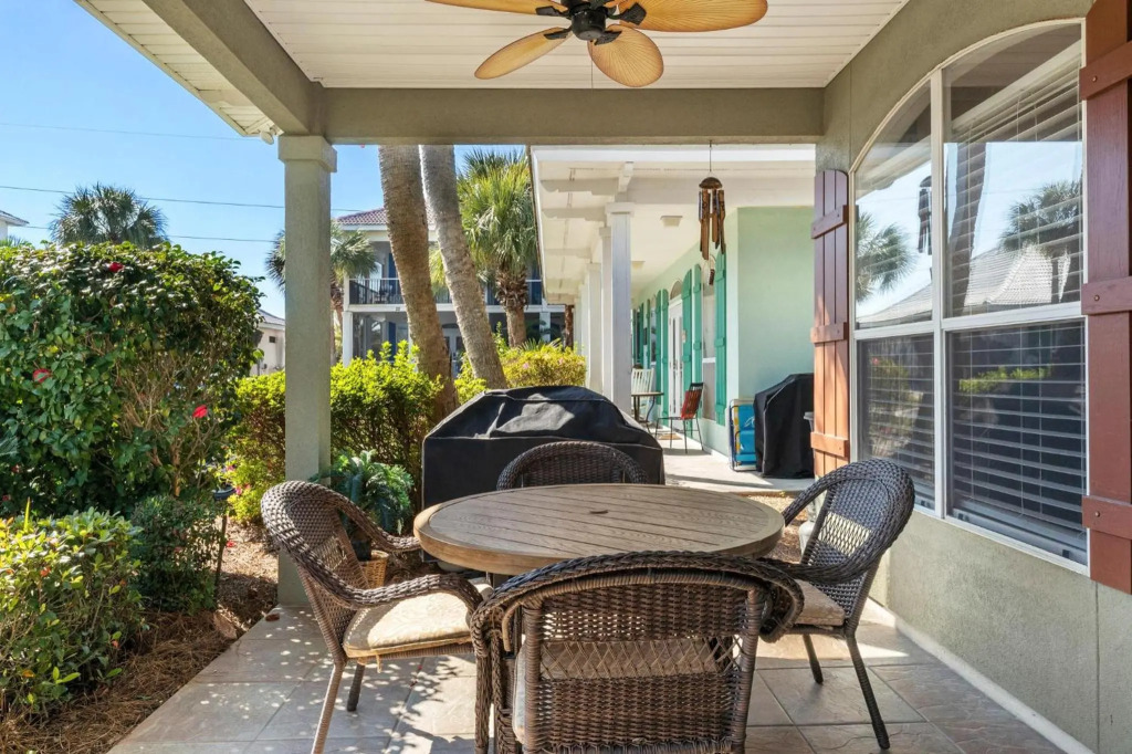 Emerald Palace S 10 Black Coral Cove 3BR 2BA 8