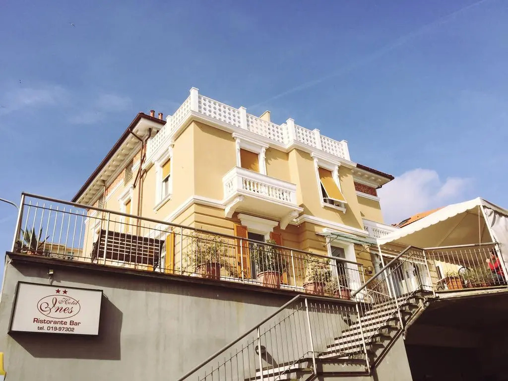 Hotel Ines