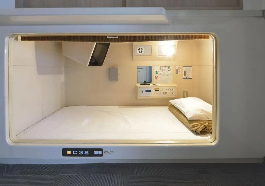 Capsule and Sauna Rosco
