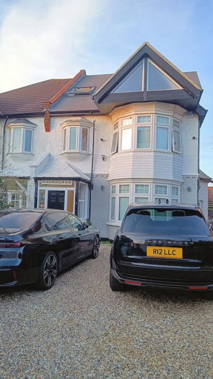 London Studios and Suites