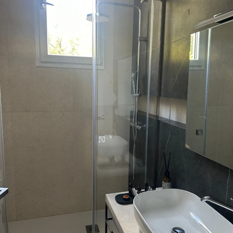 Kemani Villa Sara - Boutique Guest House