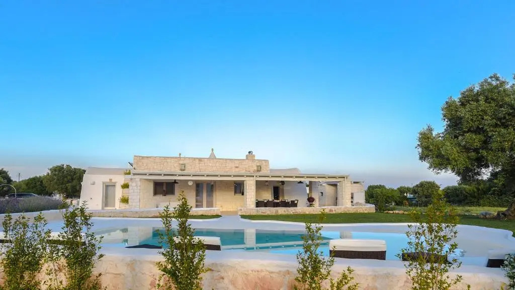 WHITE STONE HOUSE 6&1, Emma Villas