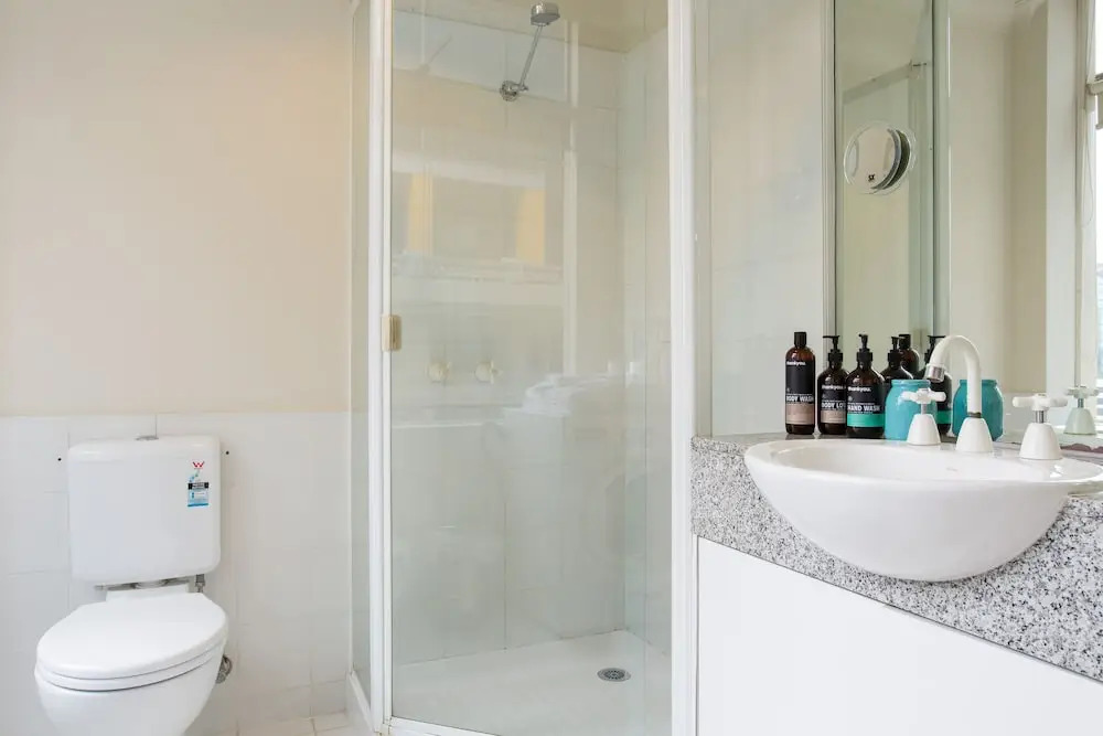 1 Exhibition Apartment Hotel