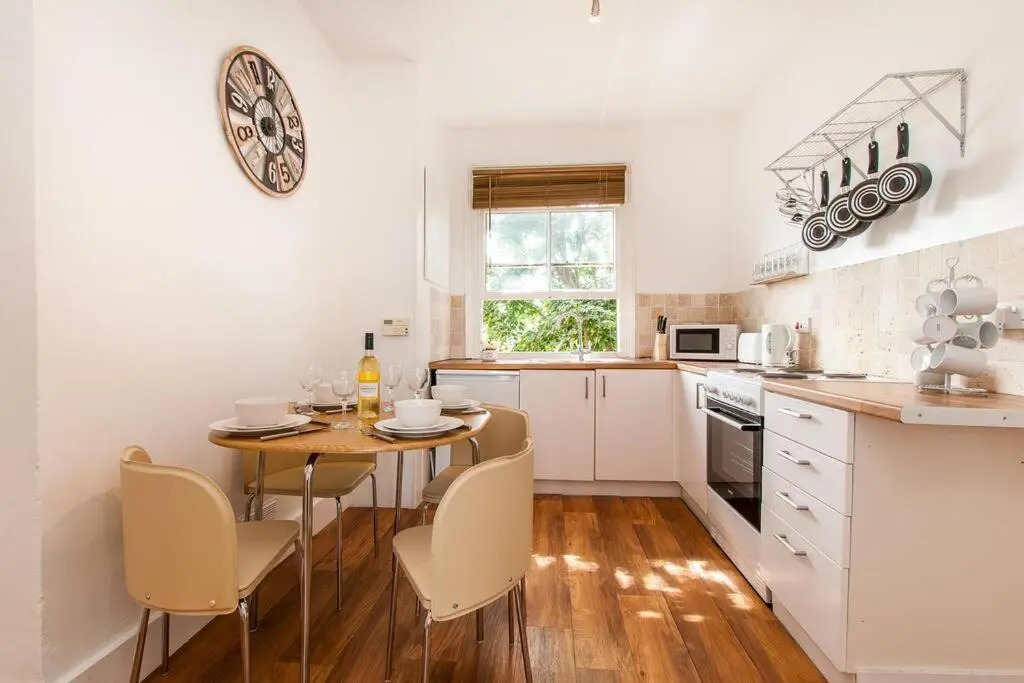 Central Broadstairs Apartment Close to Beach