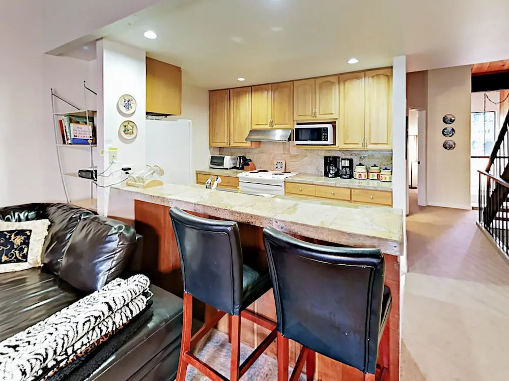 1001 Commonwealth Dr Condo Unit 101 - 3 Br condo by RedAwning