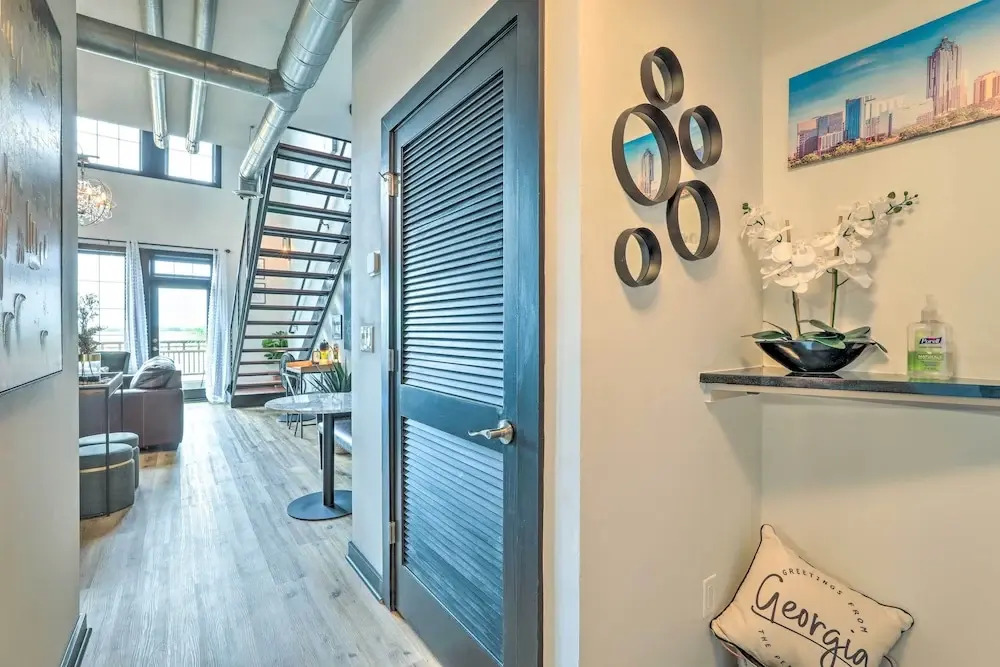 Central Atlantic Station Loft Near Mercedes-benz!