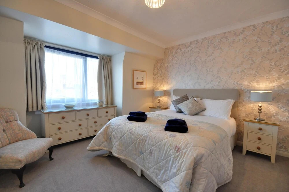 Blue Swell in Poole With 3 Bedrooms and 3 Bathrooms
