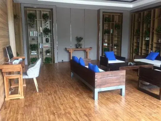 Riyue Lake Culture Hotel