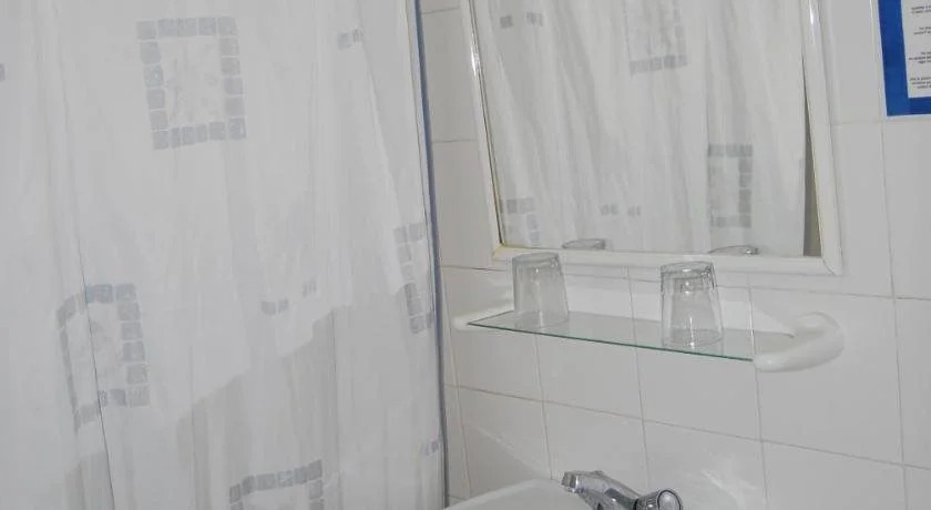 Hostal Avenida by Bossh! Hotels