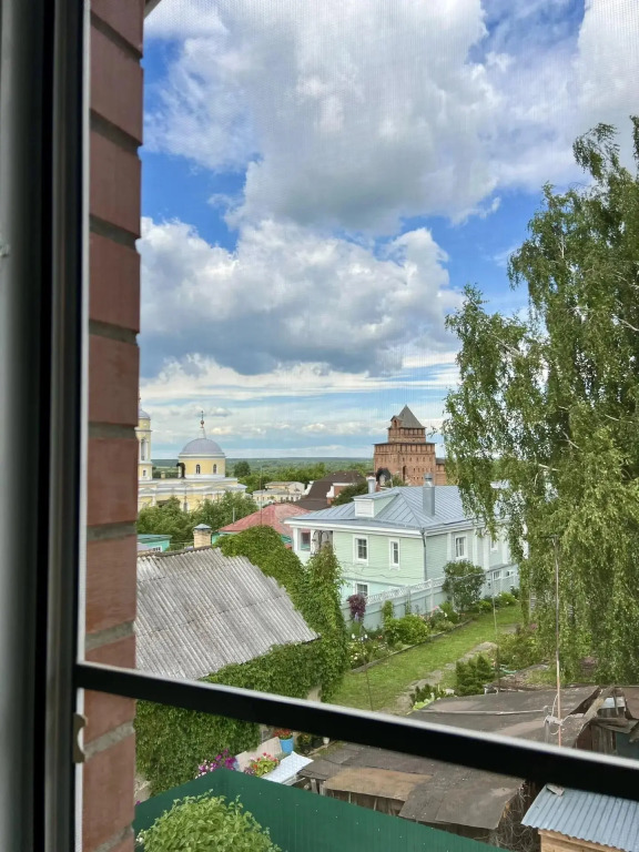 У Спасской Башни